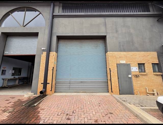 305M² WAREHOUSE TO LET IN MEADOWDALE